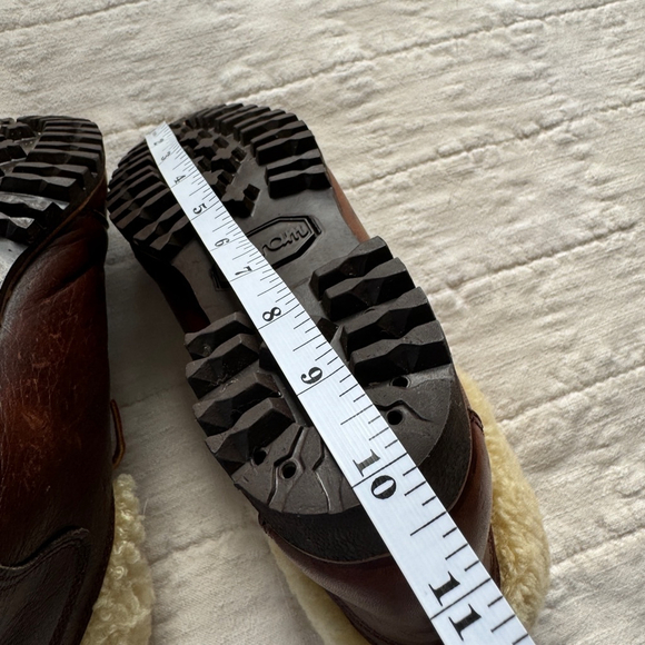 Vintage Leather Shearling Winter Boot • Size: 6 - Picture 9 of 9